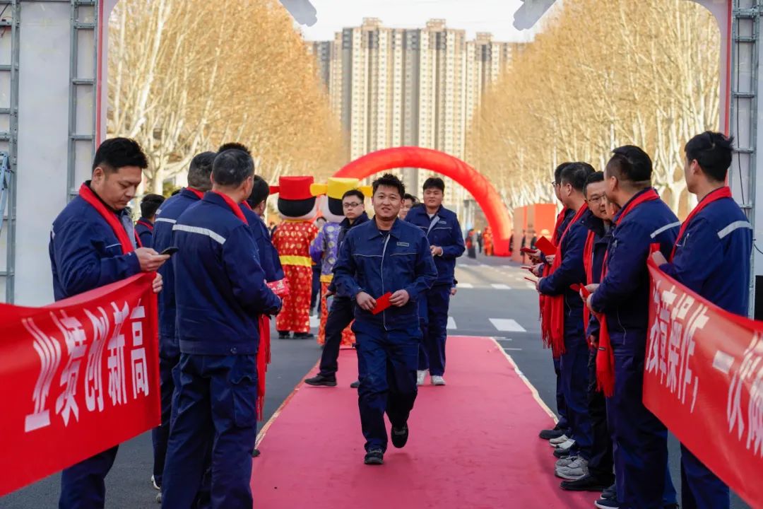 醒狮腾跃启新章 | 壹定发专用车2025年开工盛典燃情开启！