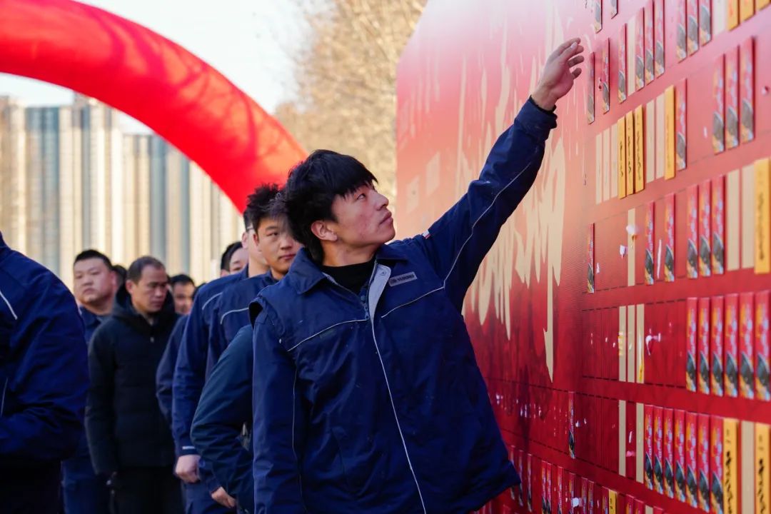 醒狮腾跃启新章 | 壹定发专用车2025年开工盛典燃情开启！