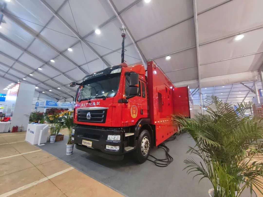 科技赋能应急指挥中枢，壹定发大型通信指挥车参展第四届长沙国际工程机械展览会